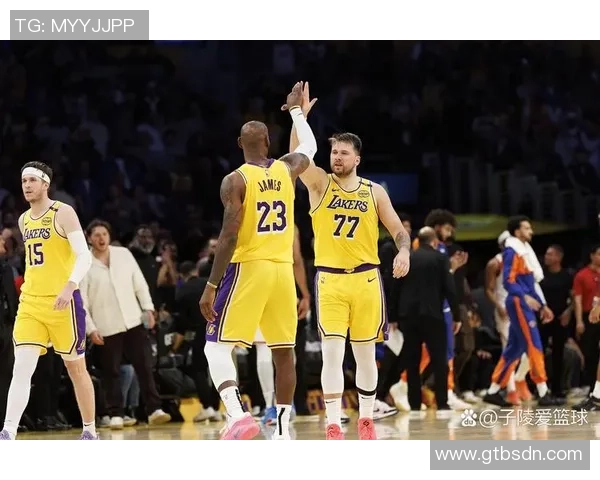 湖人对勇士的精彩对决分析与赛后点评，谁将赢得这场关键战役